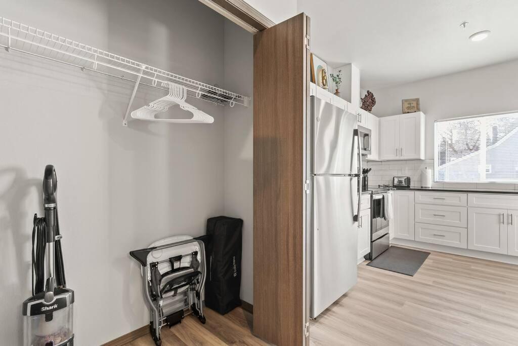 Brand New 2 Bed 2 Bath Near Perry District And Dt Διαμέρισμα Σποκάν Εξωτερικό φωτογραφία