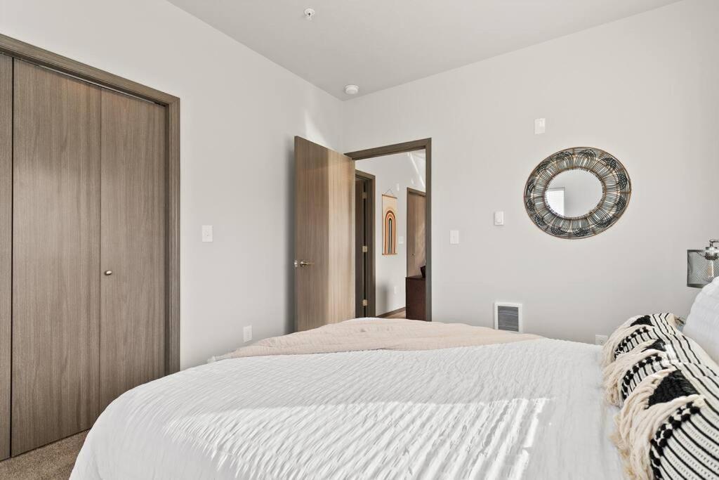 Brand New 2 Bed 2 Bath Near Perry District And Dt Διαμέρισμα Σποκάν Εξωτερικό φωτογραφία